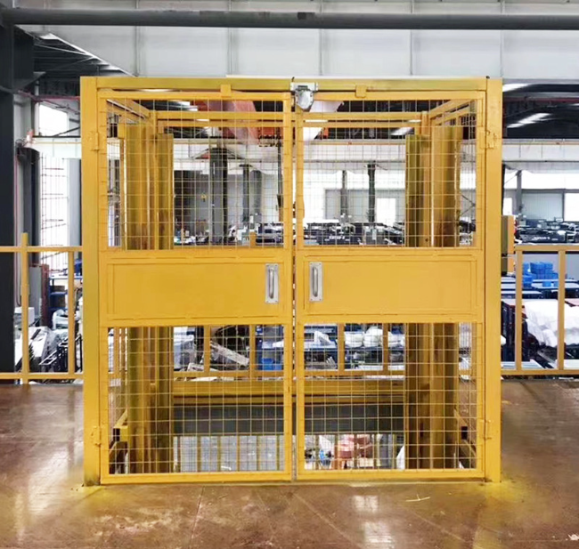 龙南智能导轨式升降机亮相